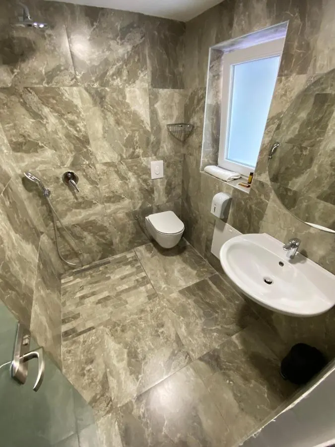 Venis Hotel Tirana 4*,  Albania